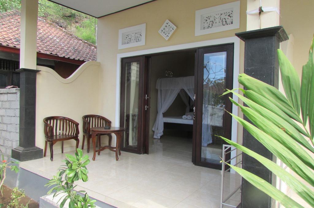 Warung Jemeluk & Home Stay Amed  Bilik gambar