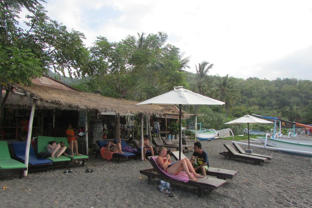 Warung Jemeluk & Home Stay Amed  Bilik gambar